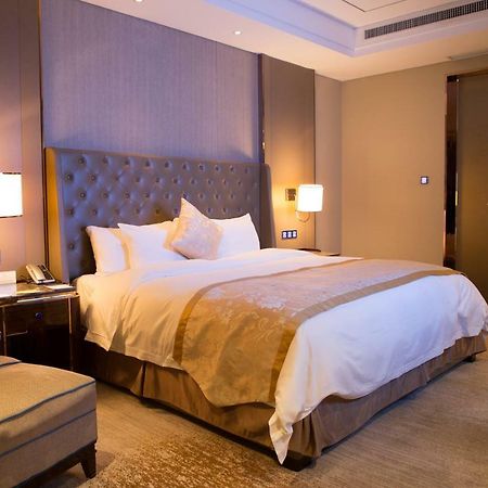 Howard Johnson Qinlu Plaza Yingtan Bagian luar foto