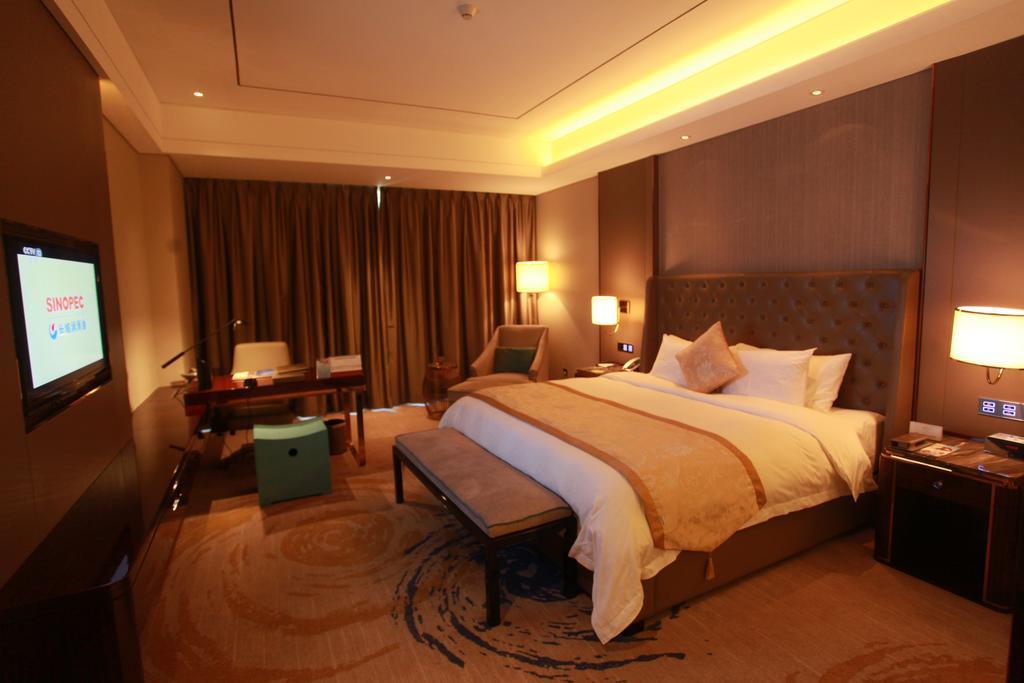 Howard Johnson Qinlu Plaza Yingtan Bagian luar foto