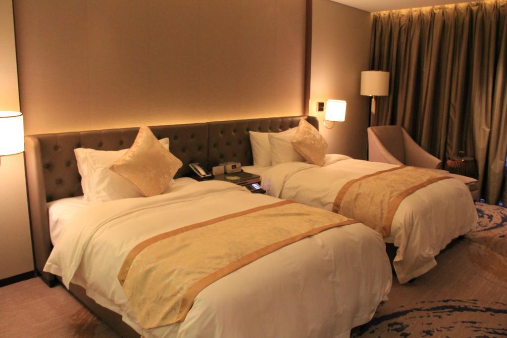 Howard Johnson Qinlu Plaza Yingtan Bagian luar foto