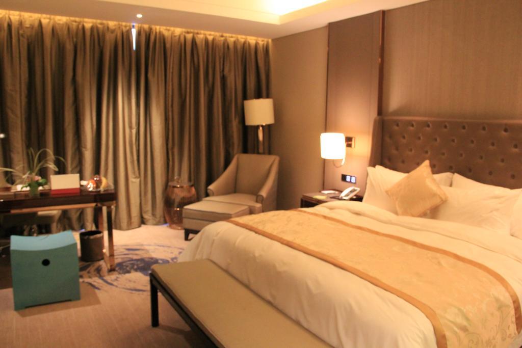 Howard Johnson Qinlu Plaza Yingtan Bagian luar foto