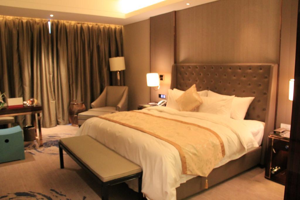 Howard Johnson Qinlu Plaza Yingtan Bagian luar foto