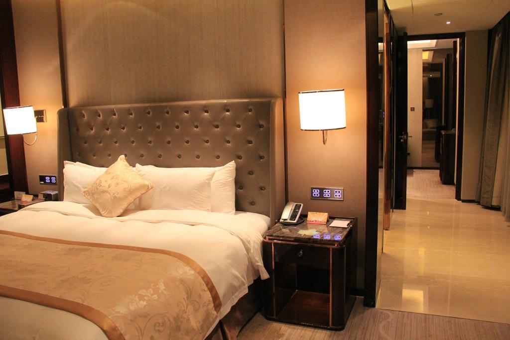 Howard Johnson Qinlu Plaza Yingtan Bagian luar foto