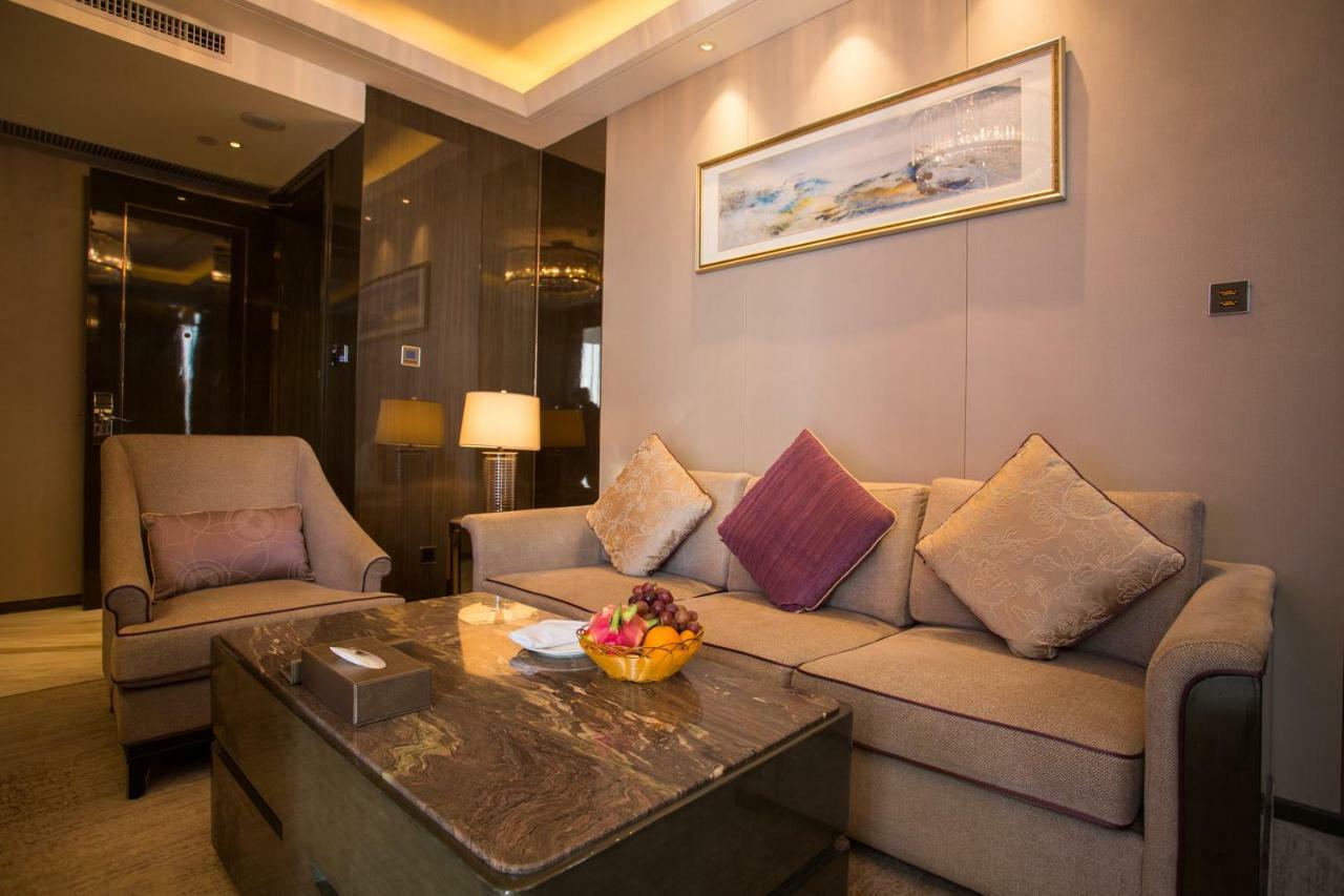 Howard Johnson Qinlu Plaza Yingtan Bagian luar foto