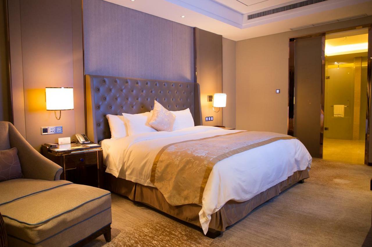 Howard Johnson Qinlu Plaza Yingtan Bagian luar foto